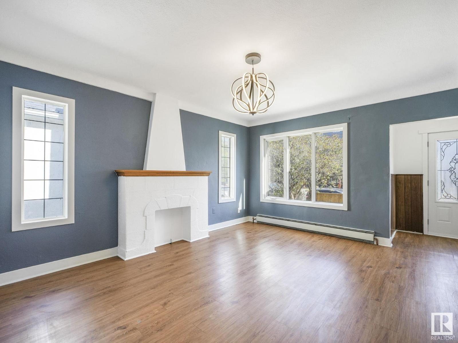 Photo 17 of 9638 106 Av Nw, Edmonton AB