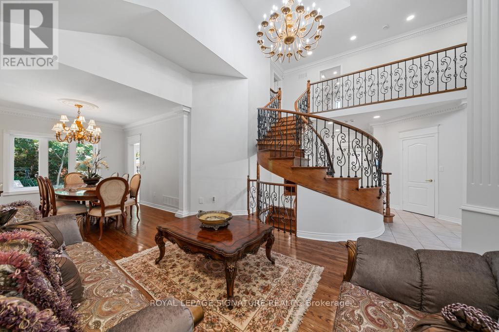 Photo 28 of 95 Shaftsbury Avenue, Richmond Hill ON
