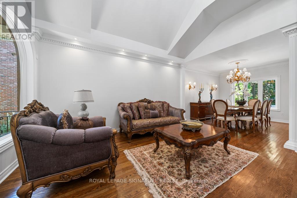 Photo 30 of 95 Shaftsbury Avenue, Richmond Hill ON