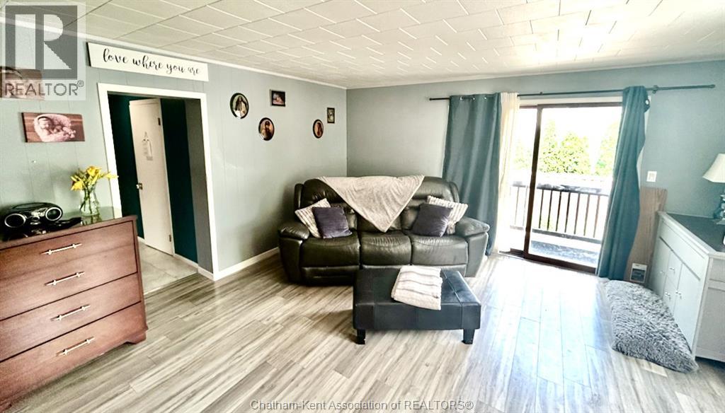 Photo 9 of 53 Phyllis Avenue, Chatham ON