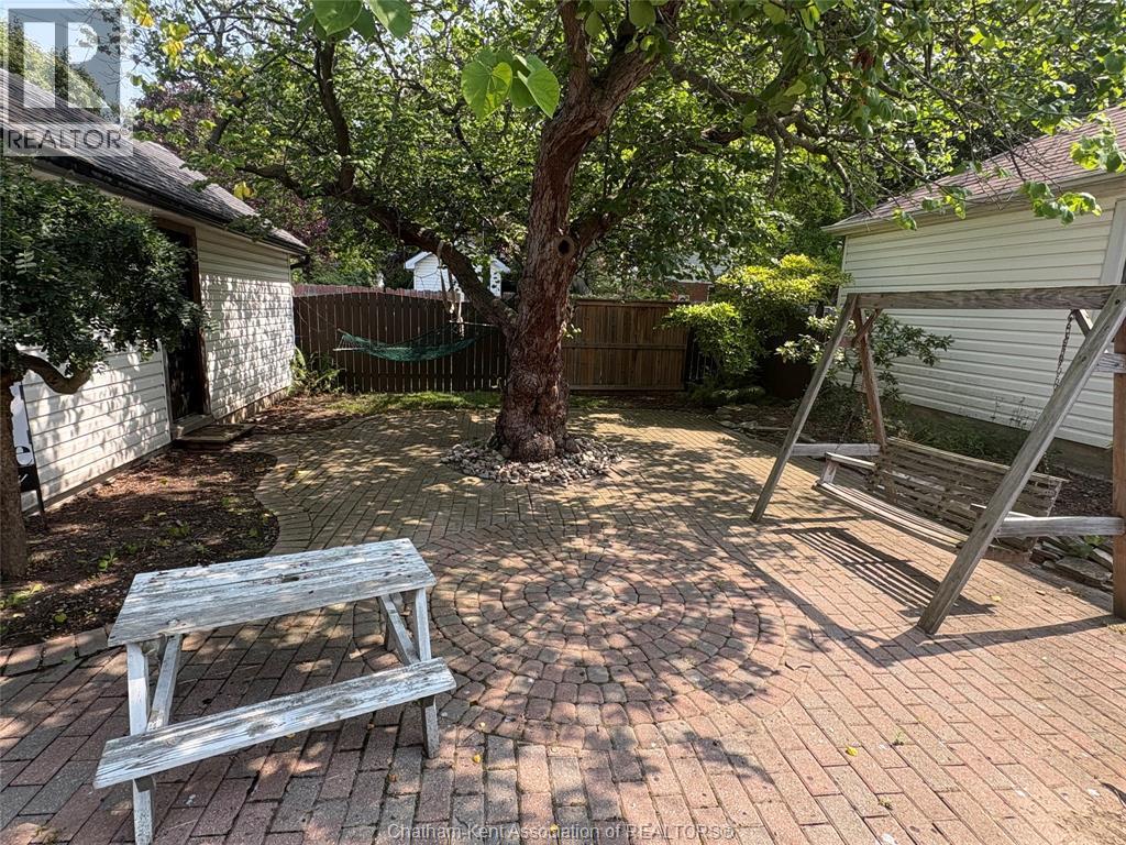 Photo 17 of 53 Phyllis Avenue, Chatham ON