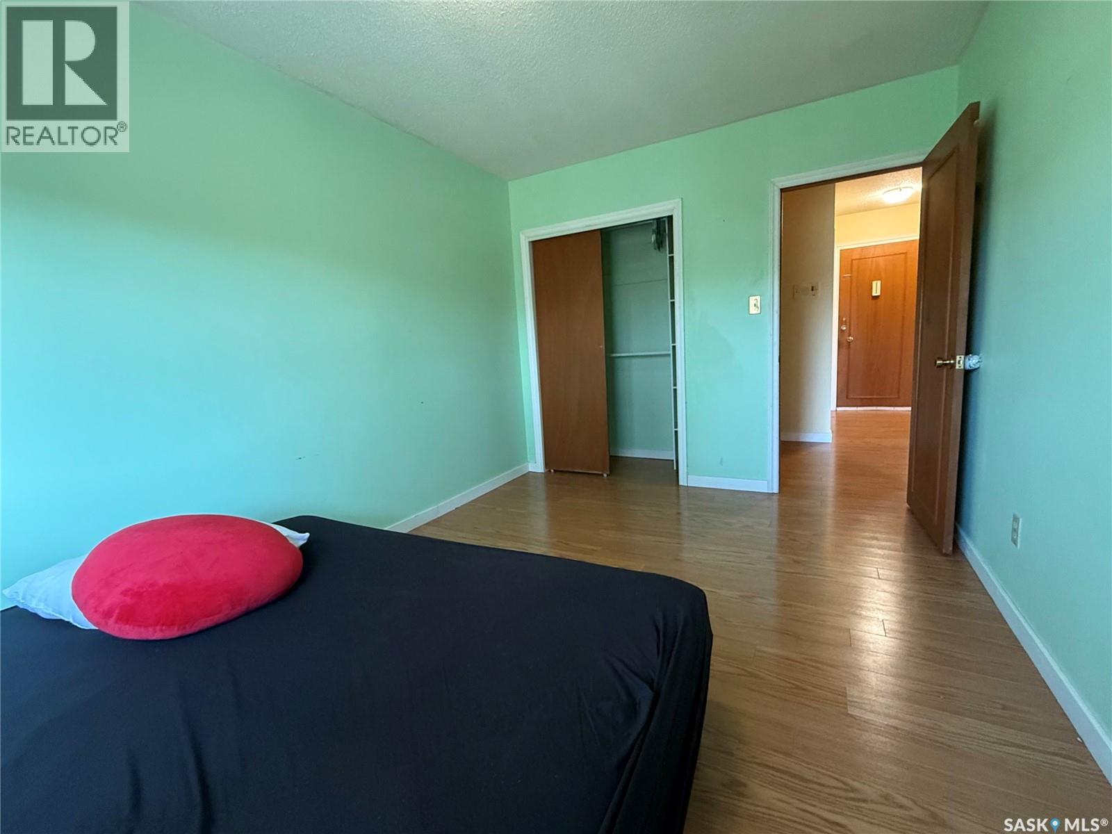 Single Family House Low rise for Sale in   RAE STREET Regina 