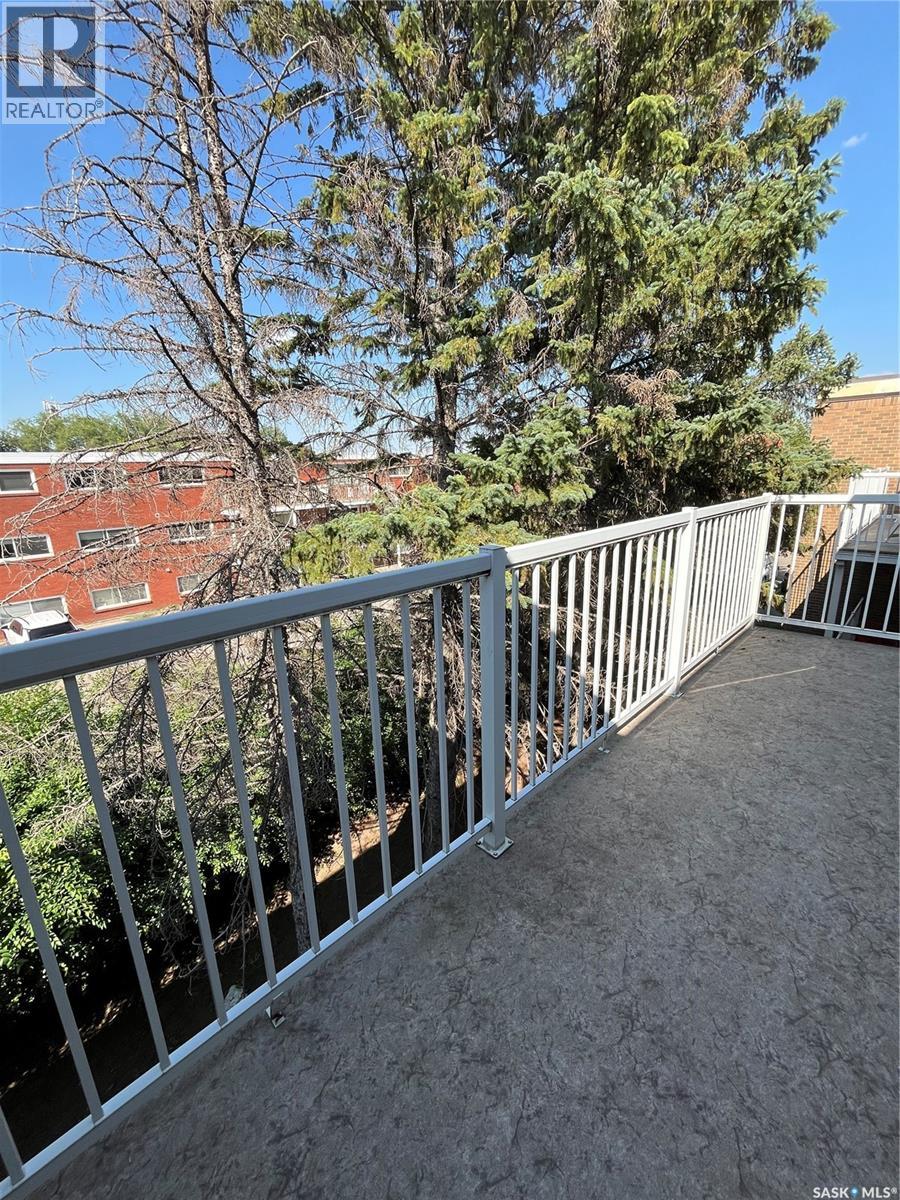 Single Family House Low rise for Sale in   RAE STREET Regina 