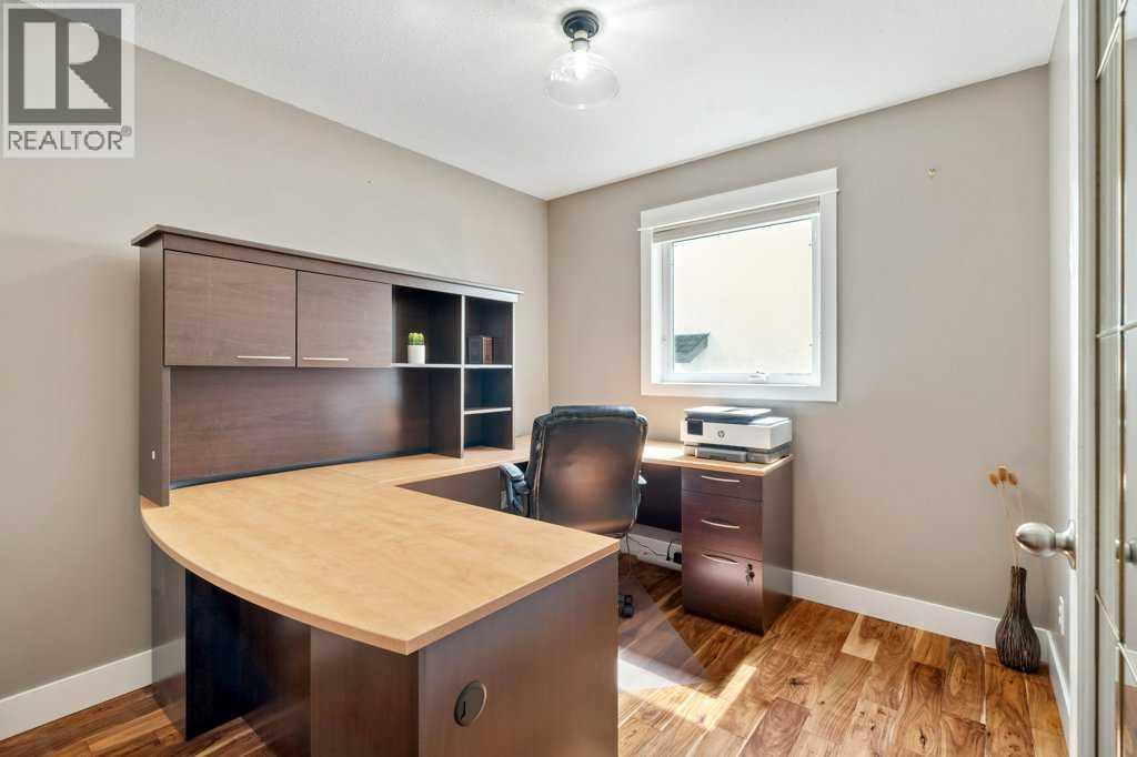Photo 19 of 52 Bow Ridge Crescent, Cochrane AB