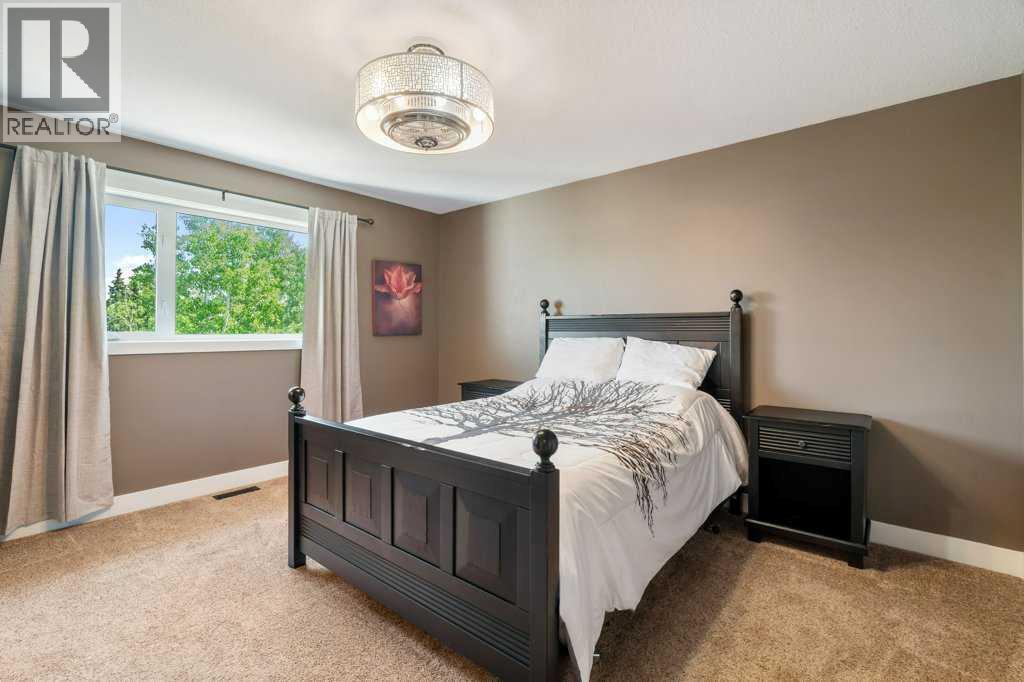 Photo 21 of 52 Bow Ridge Crescent, Cochrane AB