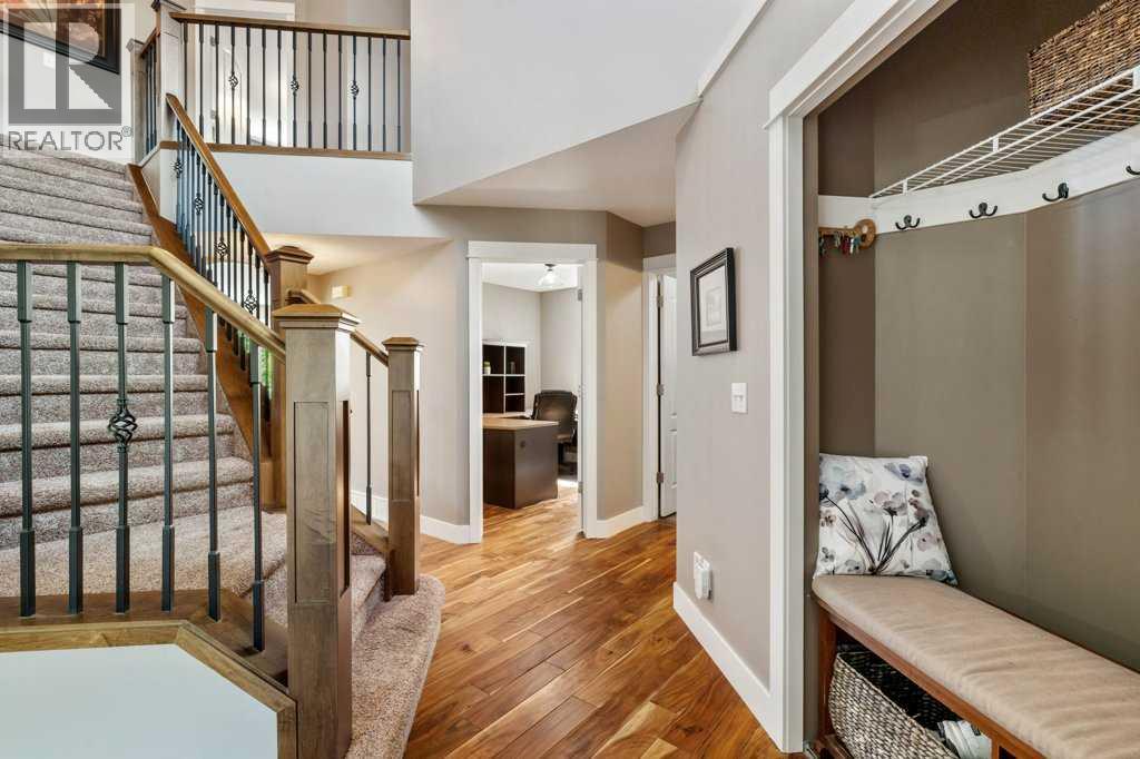 Photo 20 of 52 Bow Ridge Crescent, Cochrane AB