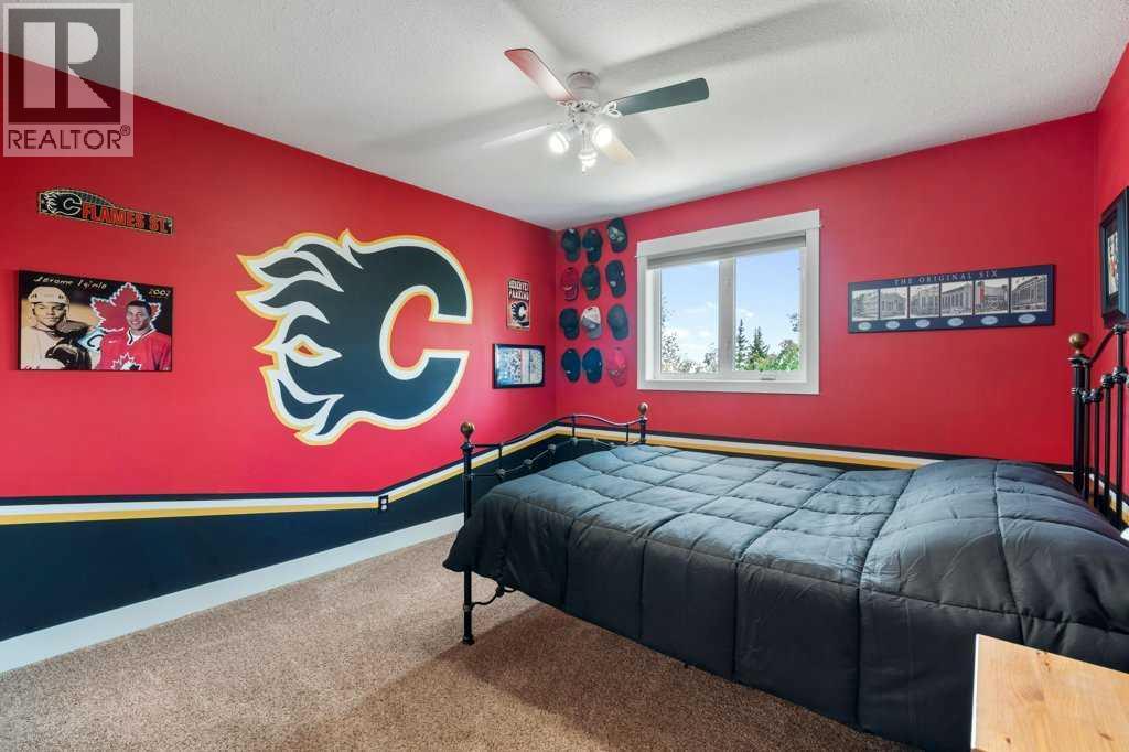 Photo 27 of 52 Bow Ridge Crescent, Cochrane AB