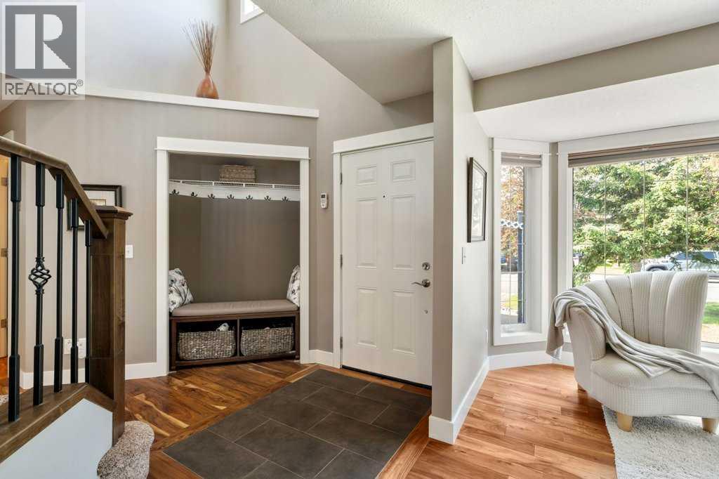 Photo 4 of 52 Bow Ridge Crescent, Cochrane AB