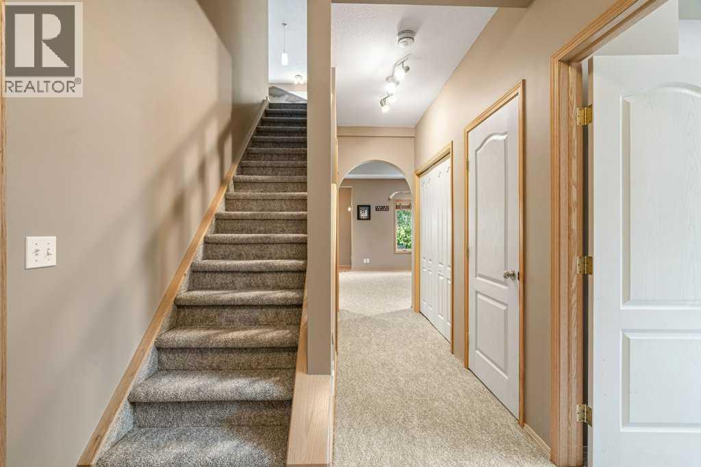 Photo 34 of 52 Bow Ridge Crescent, Cochrane AB