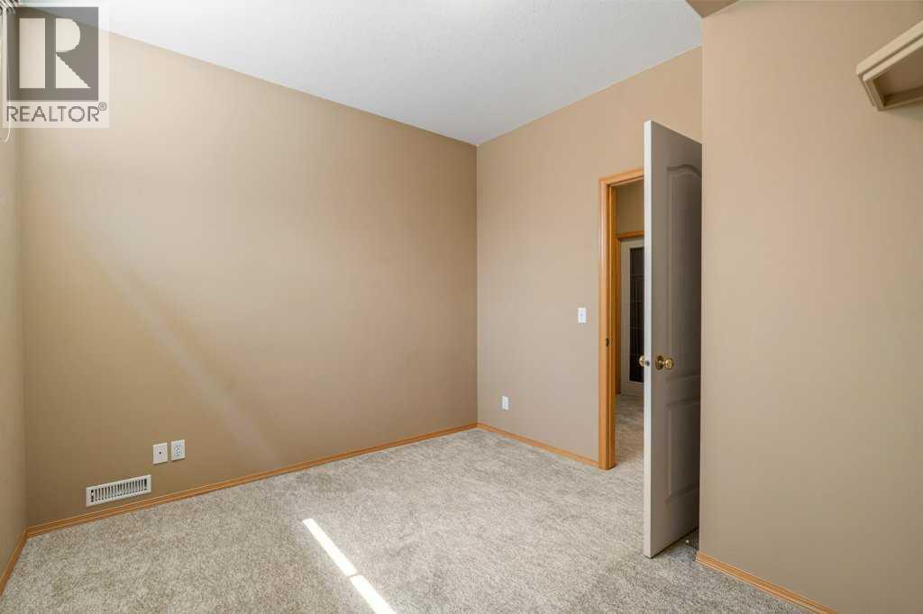 Photo 42 of 52 Bow Ridge Crescent, Cochrane AB