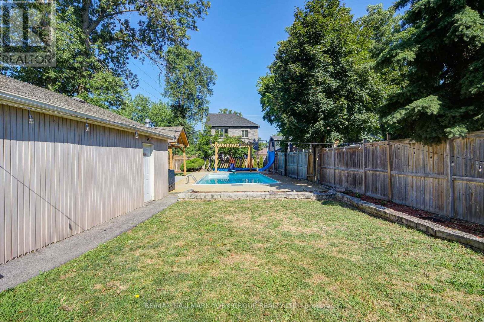 Photo 35 of 26 Gregory Street, Brampton ON