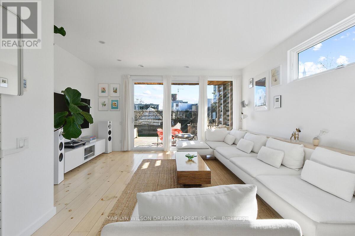 Photo 8 of 67 Pinhey Street, Ottawa ON