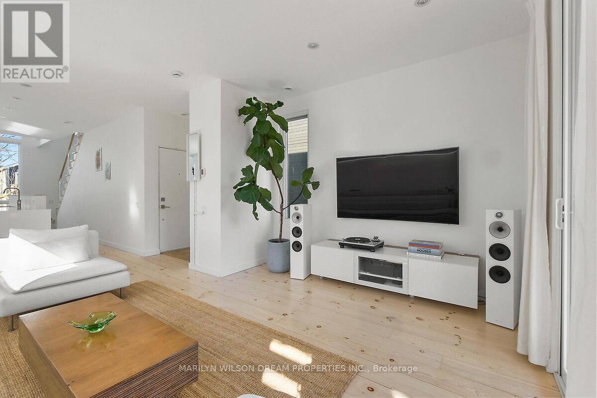 Photo 9 of 67 Pinhey Street, Ottawa ON