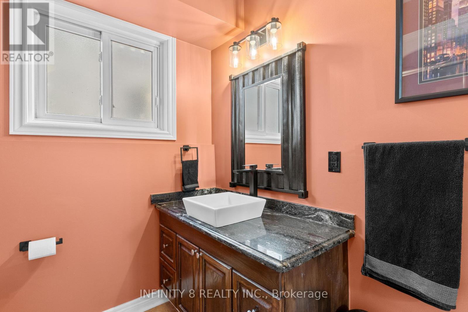 Photo 6 of 7745 Bishop Avenue, Niagara Falls ON