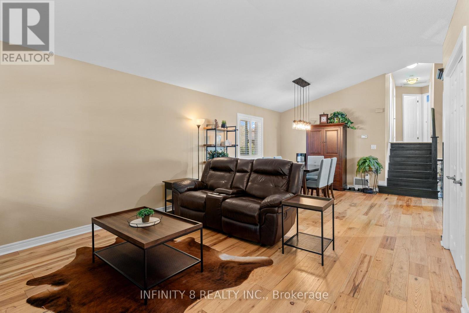 Photo 2 of 7745 Bishop Avenue, Niagara Falls ON