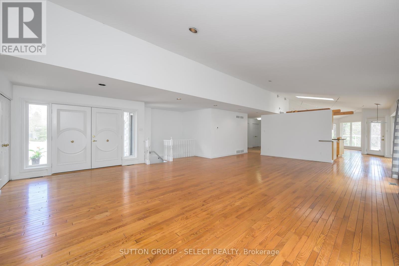 Photo 10 of 5 10 Mackellar Avenue, London North ON
