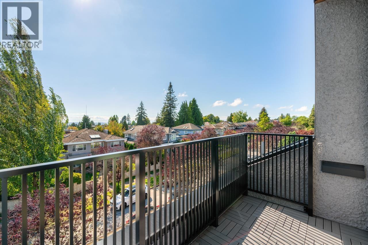 Photo 12 of 7359 Oak Street, Vancouver BC