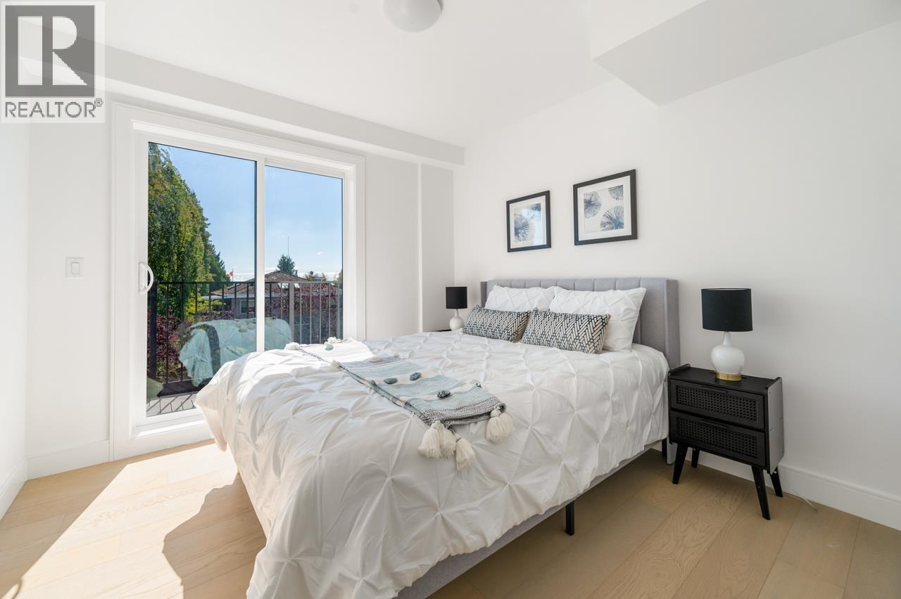 Photo 15 of 7359 Oak Street, Vancouver BC