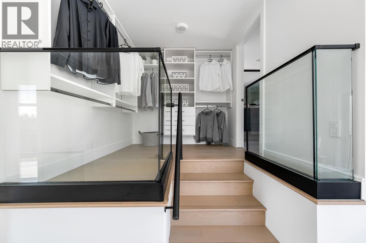 Photo 14 of 7351 Oak Street, Vancouver BC