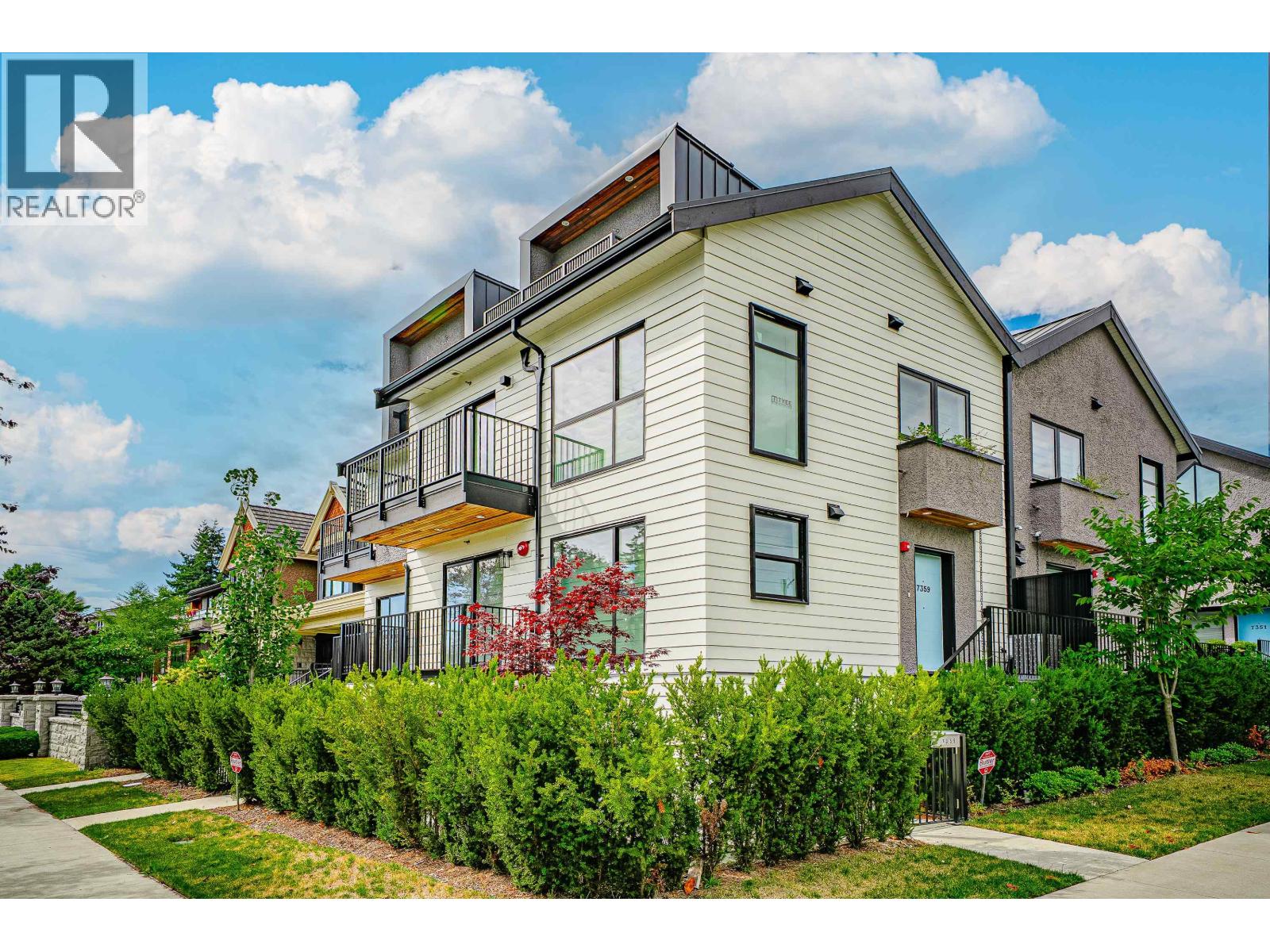 Photo 2 of 7359 Oak Street, Vancouver BC