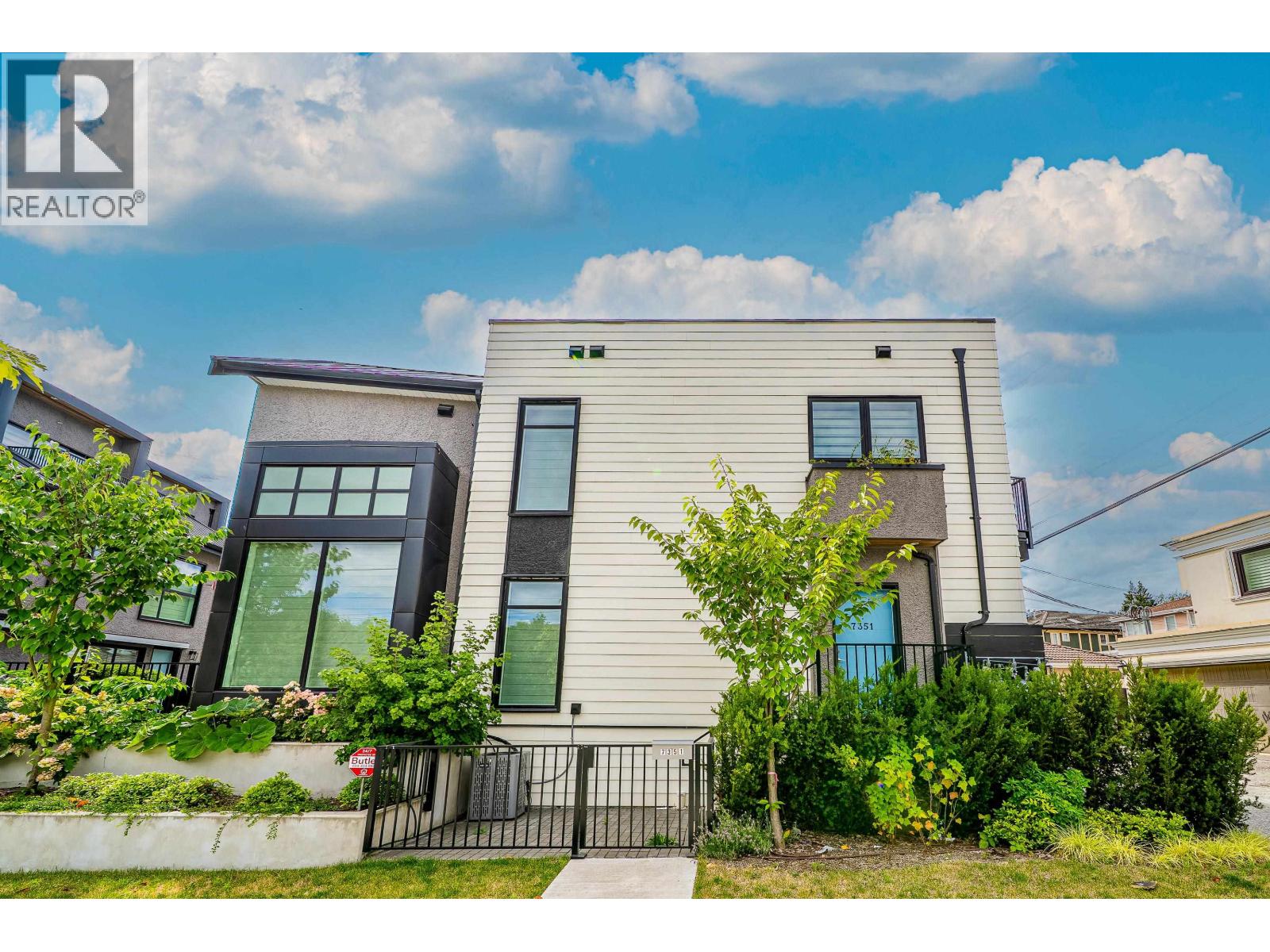 Photo 2 of 7351 Oak Street, Vancouver BC