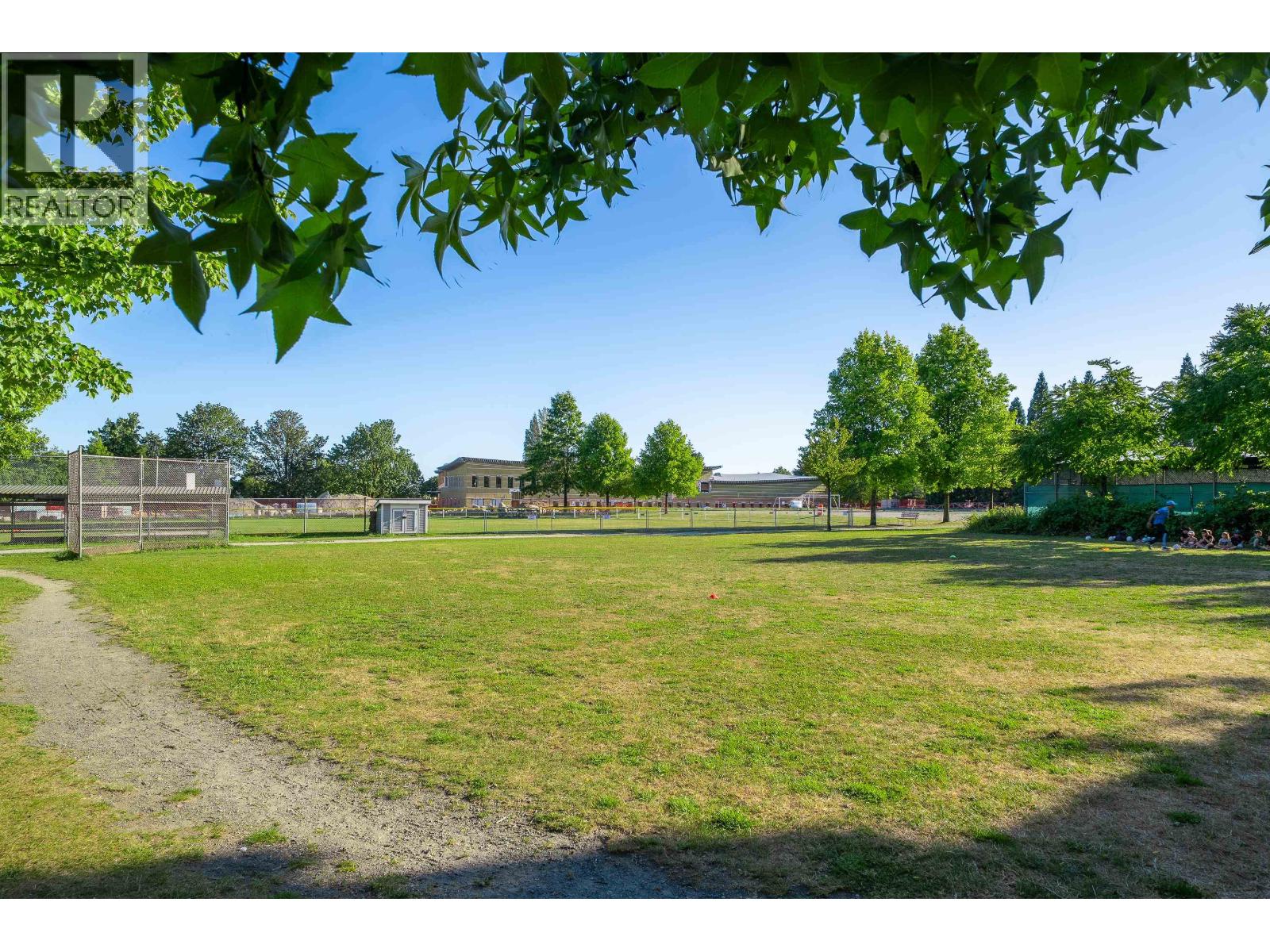 Photo 32 of 7359 Oak Street, Vancouver BC