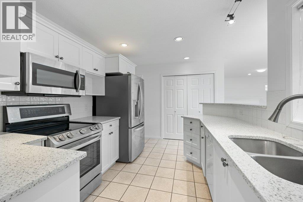 365 665 Cook Road, Kelowna