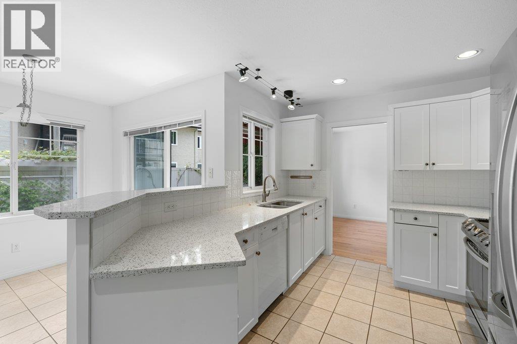 365 665 Cook Road, Kelowna