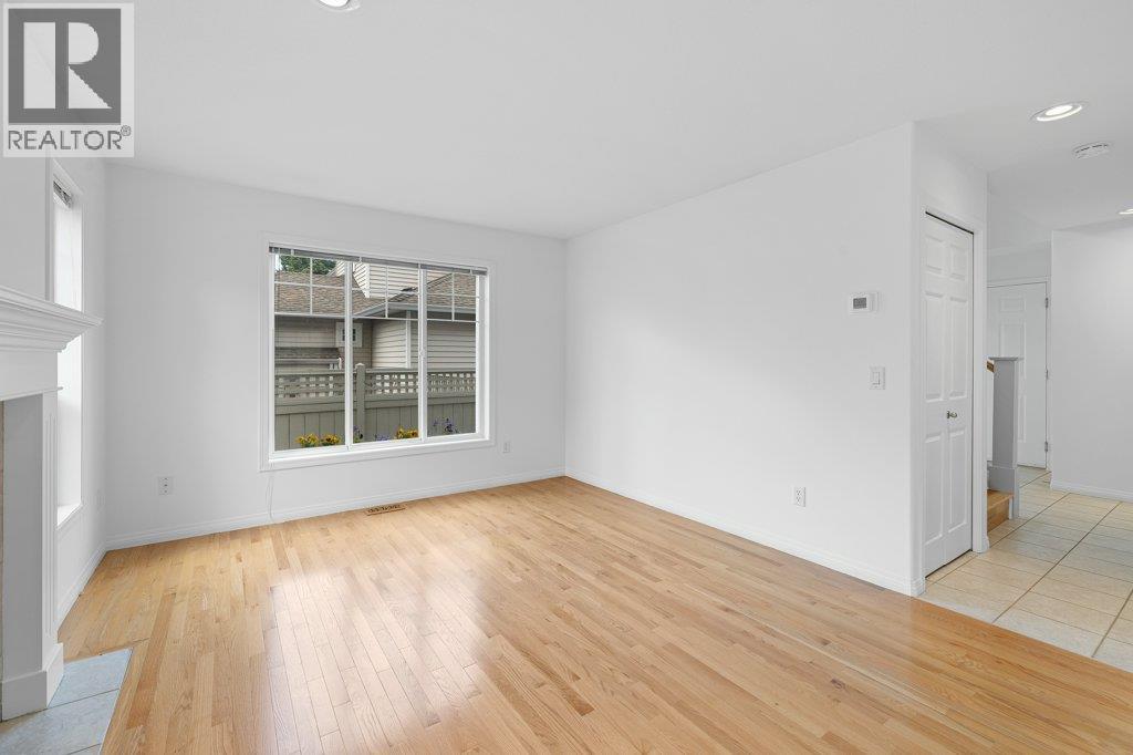 365 665 Cook Road, Kelowna