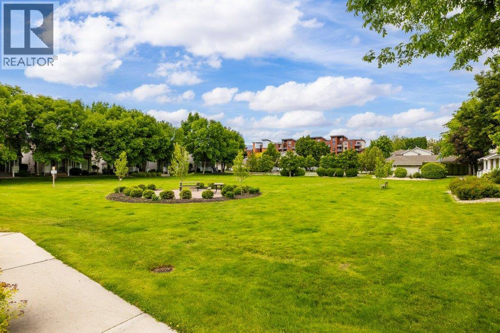 365 665 Cook Road, Kelowna