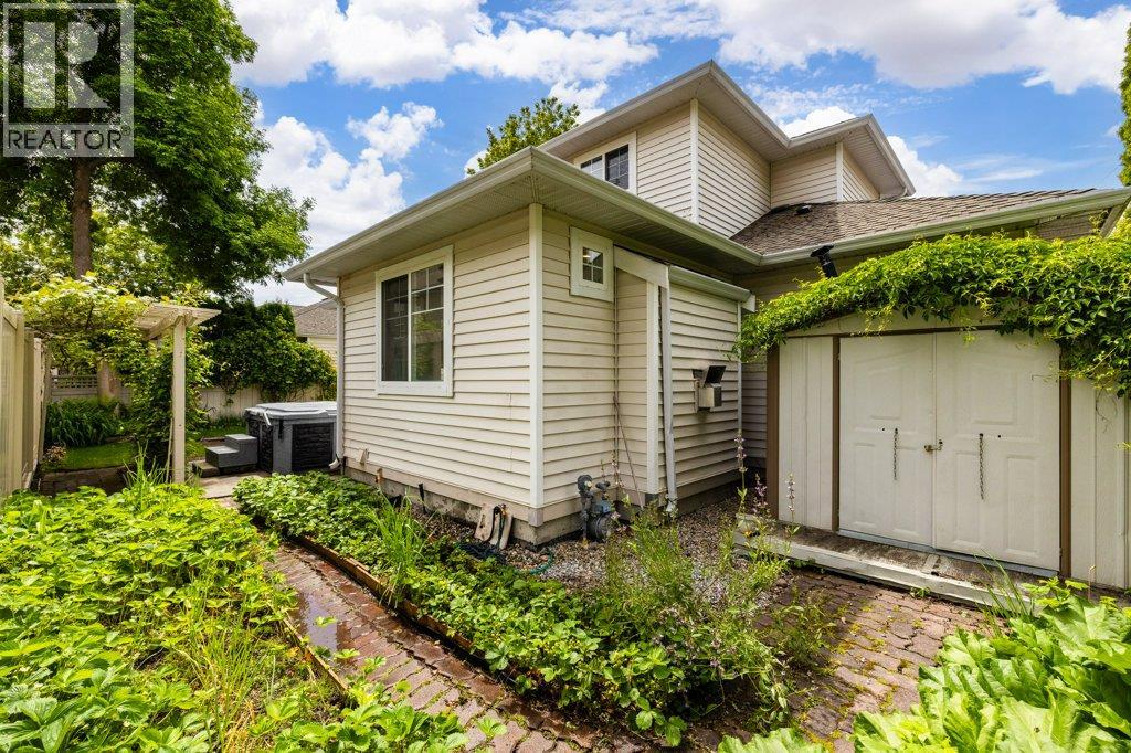 365 665 Cook Road, Kelowna