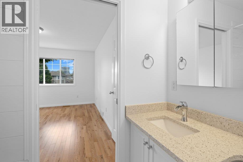 365 665 Cook Road, Kelowna