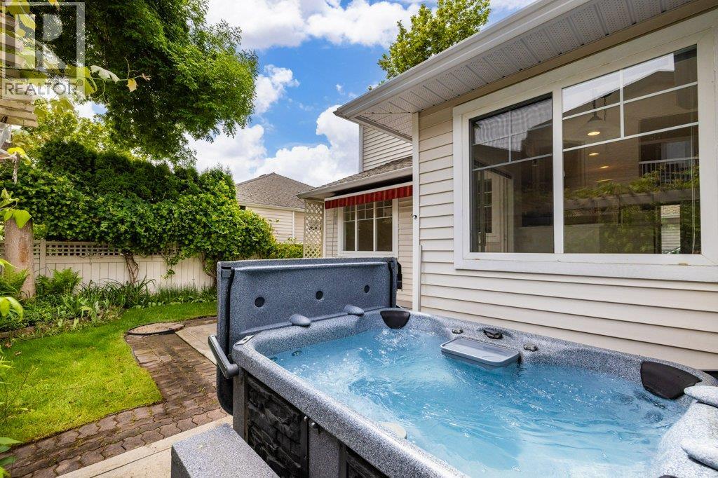 365 665 Cook Road, Kelowna