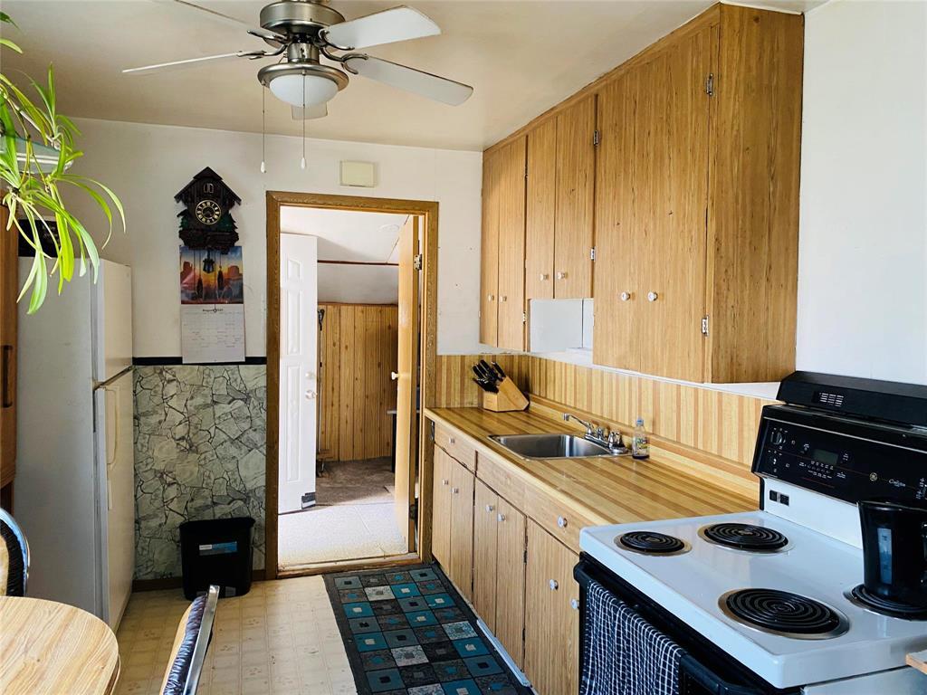 Photo 11 of 1230 Alexander Avenue, Winnipeg MB