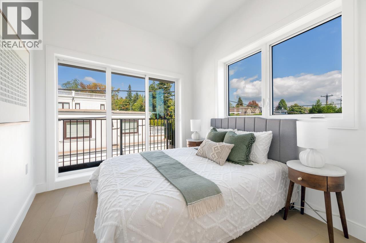 Photo 13 of 7353 Oak Street, Vancouver BC