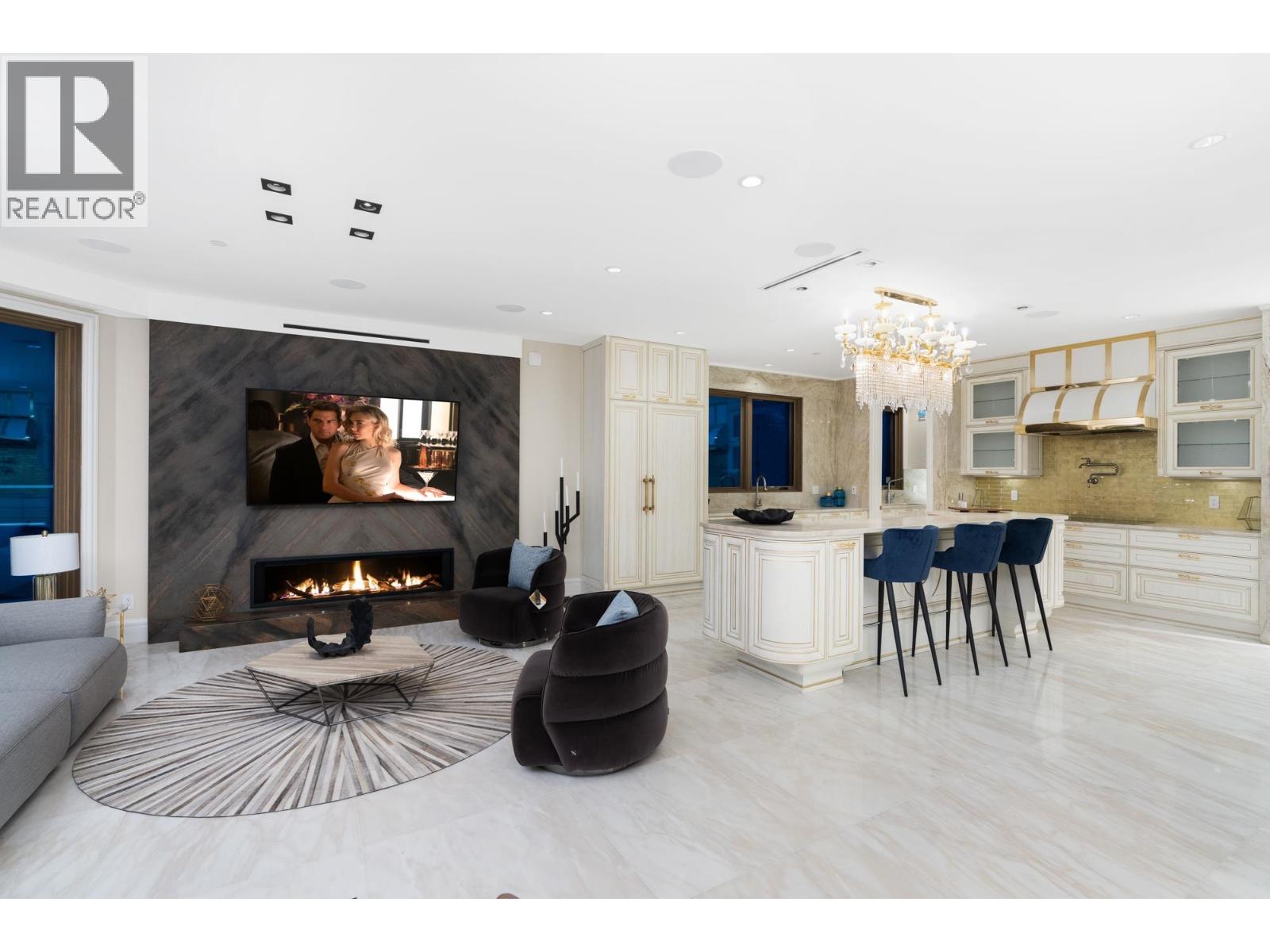 Photo 6 of 1022 Eyremount Drive, West Vancouver BC