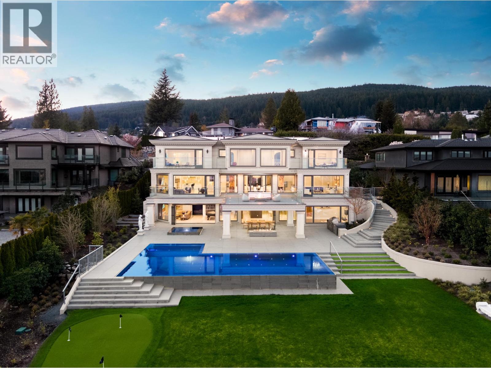 Photo 28 of 1022 Eyremount Drive, West Vancouver BC