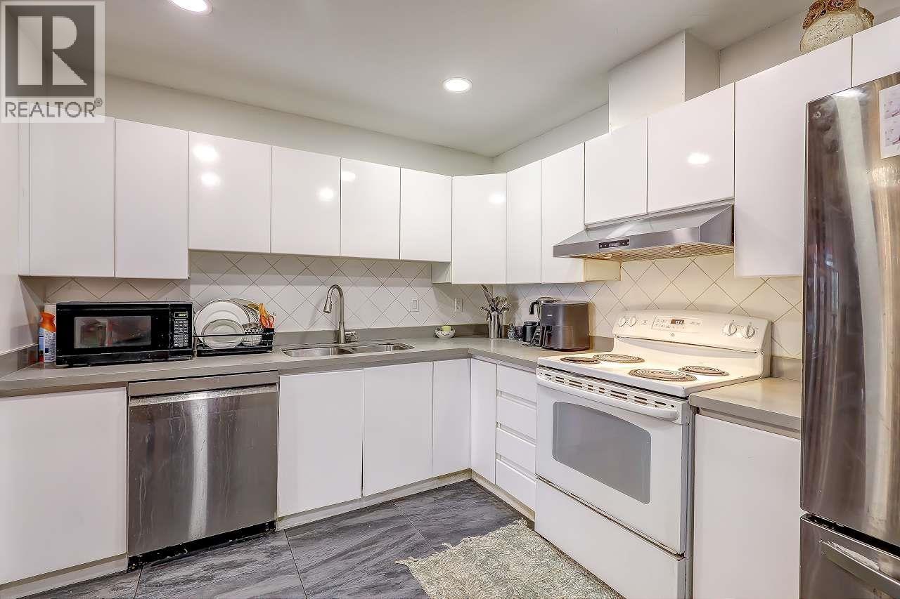 Photo 5 of 7 7633 St Albans Road, Richmond BC