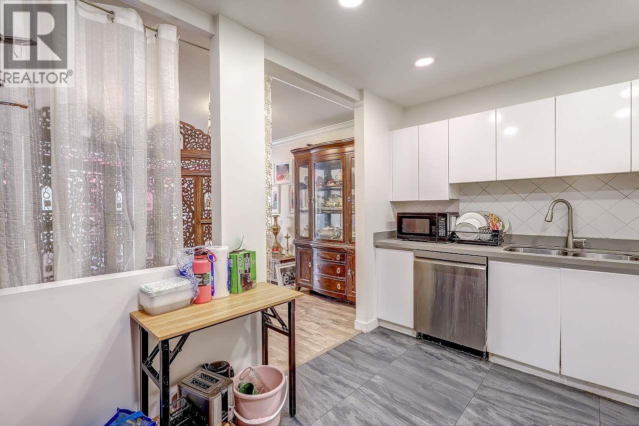 Photo 6 of 7 7633 St Albans Road, Richmond BC