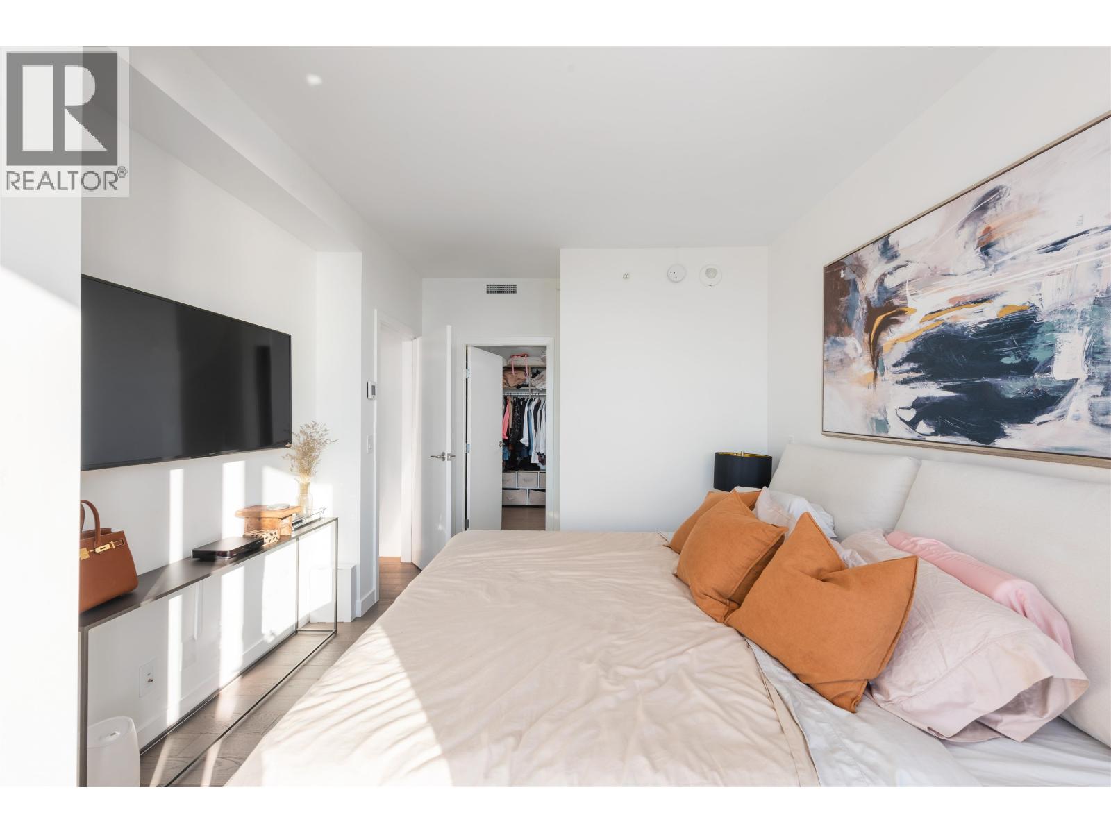 Photo 12 of 3906 1480 Howe Street, Vancouver BC