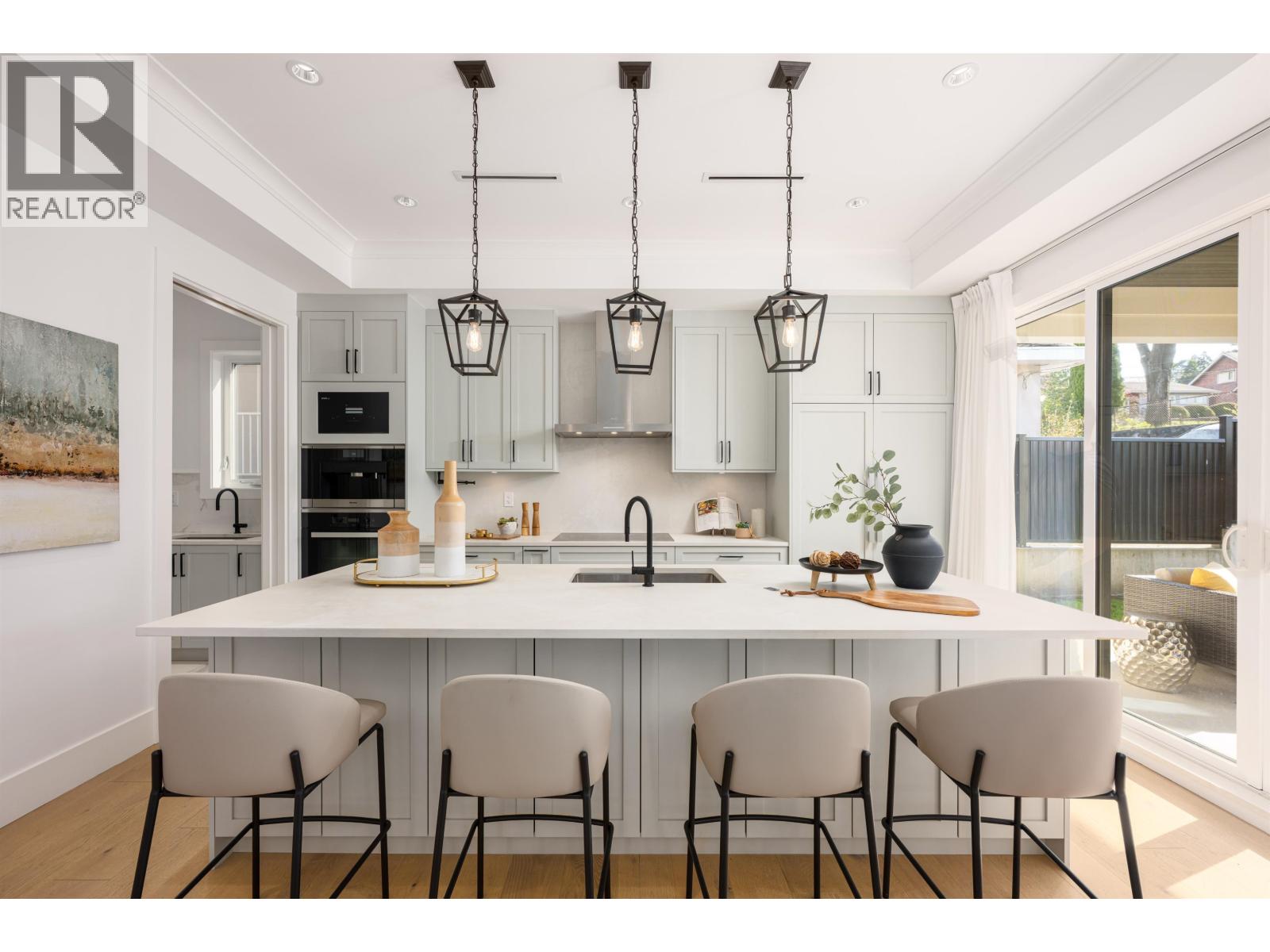 Photo 4 of 5469 Nelson Avenue, Burnaby BC