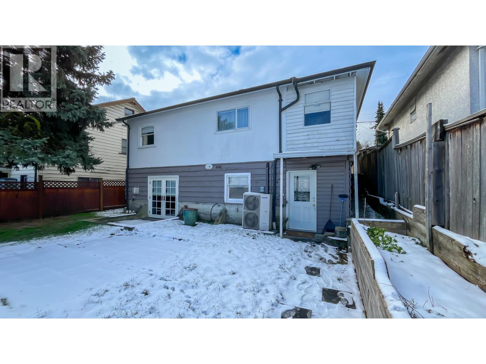 Photo 3 of 414 Wilson Street, New Westminster BC