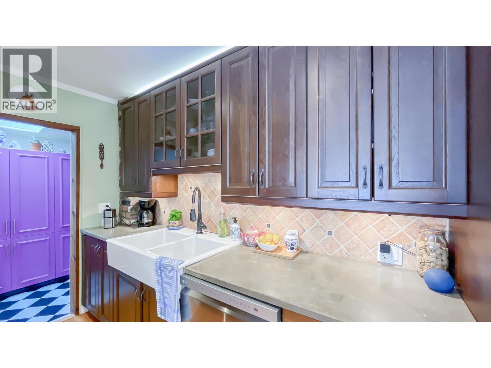 Photo 8 of 414 Wilson Street, New Westminster BC