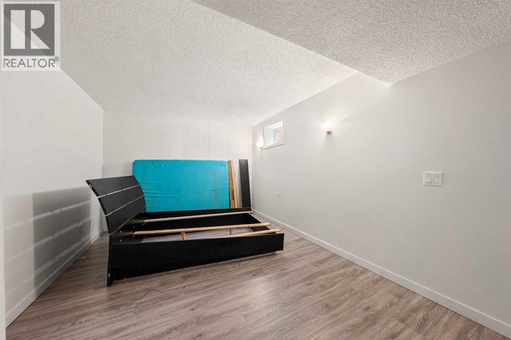 Single Family House Bungalow for Sale in  Penedo Way SE Penbrooke Meadows Calgary 