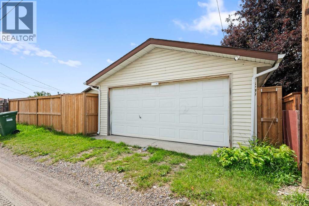 Single Family House Bungalow for Sale in  Penedo Way SE Penbrooke Meadows Calgary 