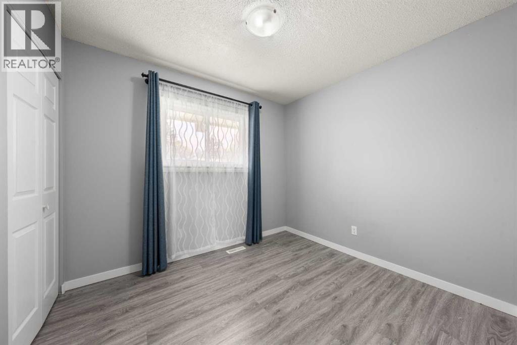 Single Family House Bungalow for Sale in  Penedo Way SE Penbrooke Meadows Calgary 