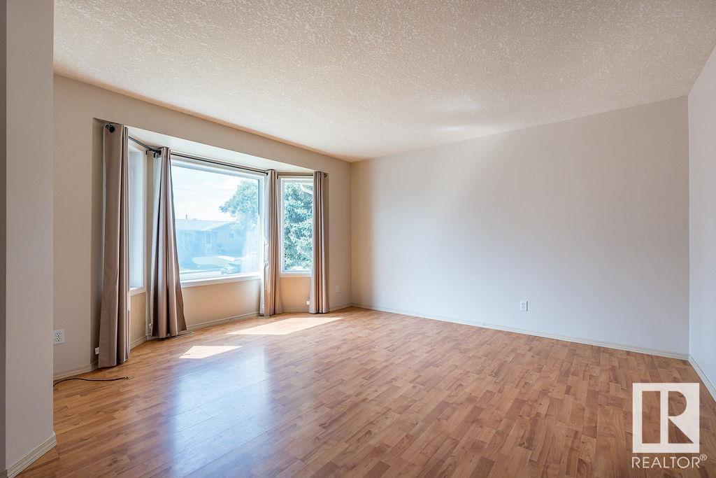 Photo 7 of A 4015 53 St, Wetaskiwin AB