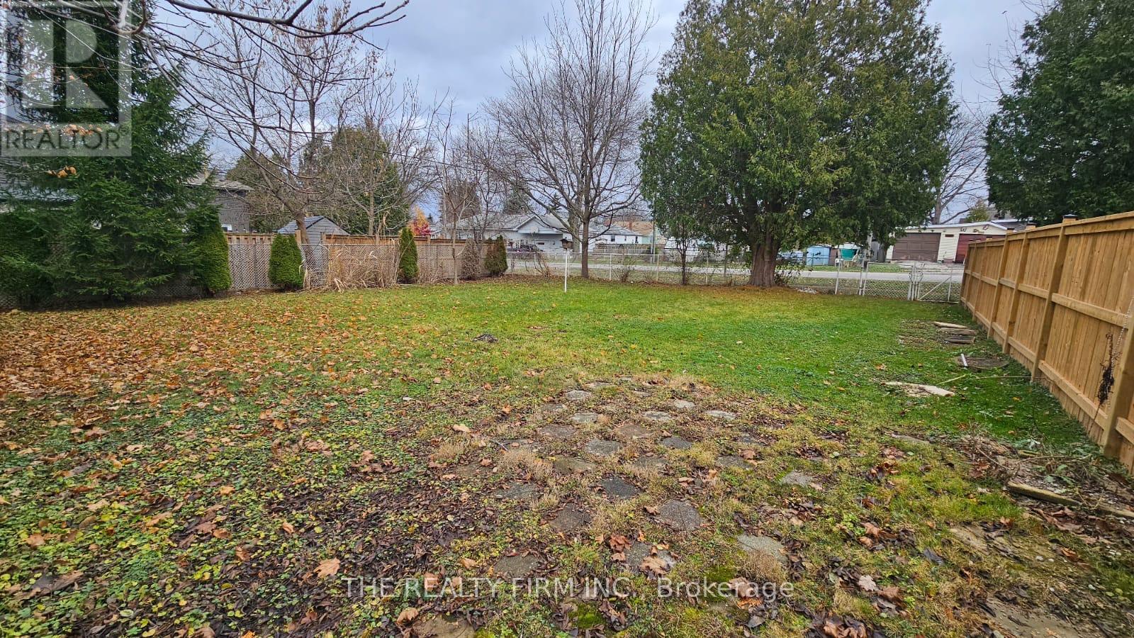 Photo 2 of 75 Highwood Avenue, London South ON