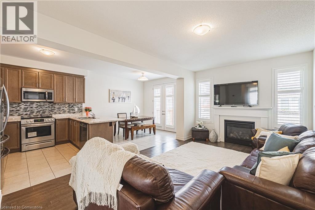 Photo 12 of 728 Kennedy Circle W, Milton ON