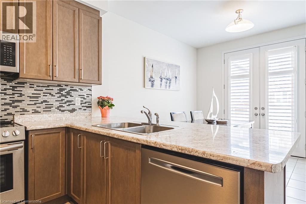 Photo 17 of 728 Kennedy Circle W, Milton ON